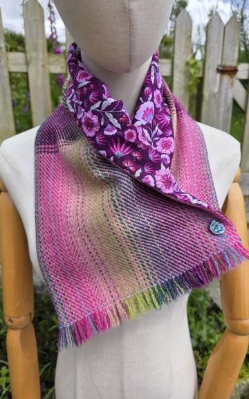 Two Sisters lambswool Tweed neck warmer Aurora