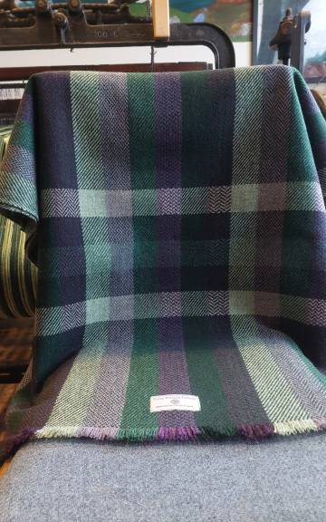 Three Sisters Tweed throw