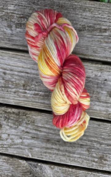 Hand-Dyed Yarn: 100% Merino, chunky - 4 2