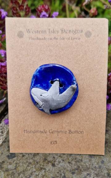 Ceramic button orca