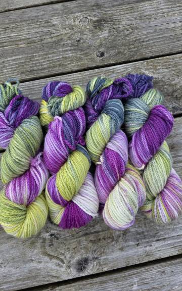 Thistle yarn: aran x 4