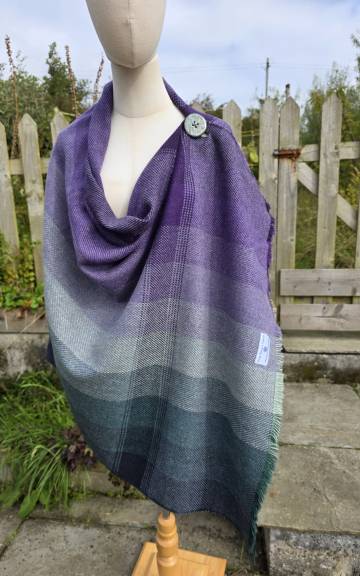 Three Sisters Tweed Shawl - 4 2