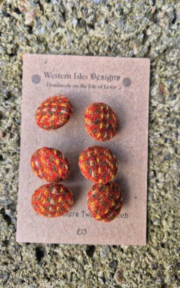 Three Sisters Tweed Buttons