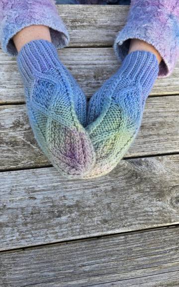 Hand dyed mittens - S