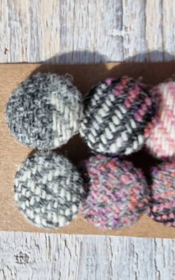 Three Sisters Tweed Buttons - 1 8