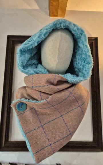 Amor Tweed Hooded scarf