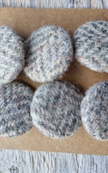 Harris Tweed buttons - 3 2
