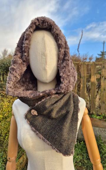 Three Sisters Tweed Hooded scarf