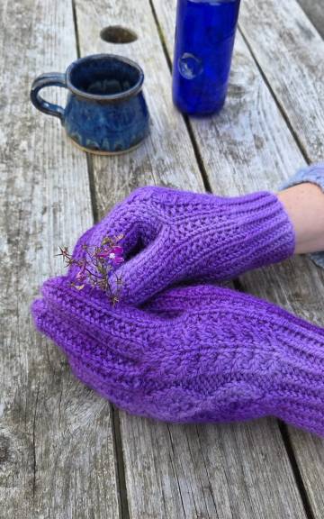 Hand dyed gloves - XS