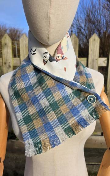 Two Sisters lambswool Tweed neck warmer