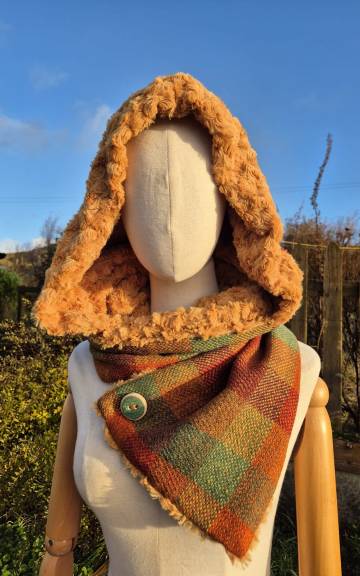 Three Sisters Tweed Hooded scarf