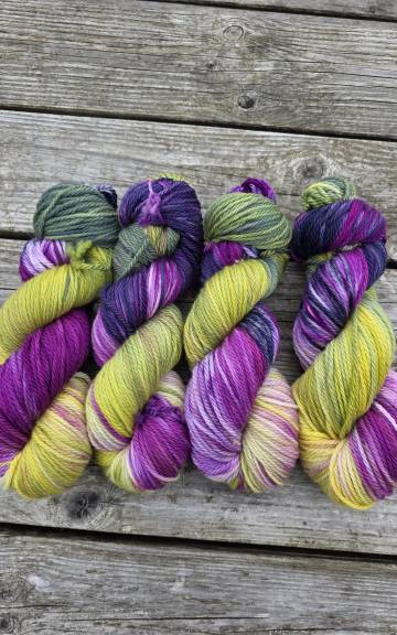 Thistle yarn: aran x 4