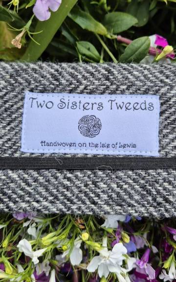 Two Sisters Tweed Card Holder