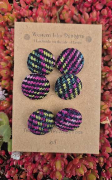 Two Sisters Tweed buttons - 1 2