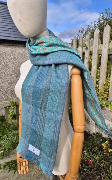 Two Sisters lambswool Tweed scarf