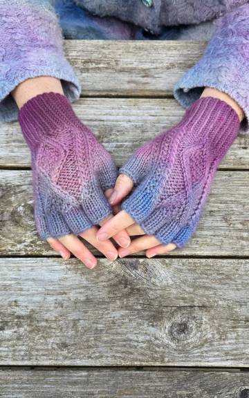 Hand dyed fingerless gloves XS