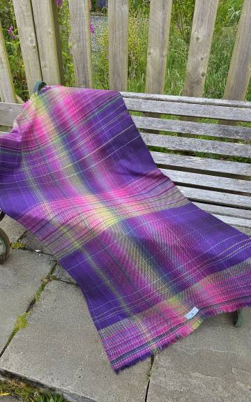 Two Sisters Tweed Throw Lambswool - aurora