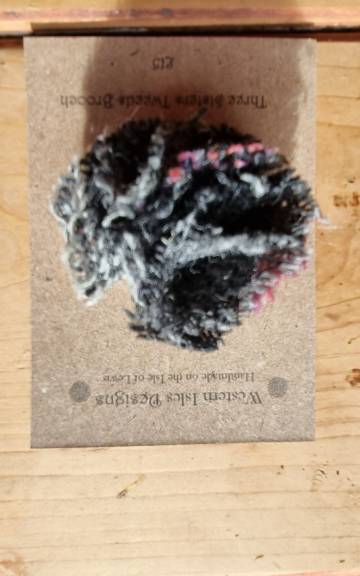 Three Sisters Tweed pin brooch