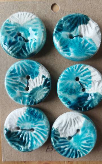 Ceramic buttons x6