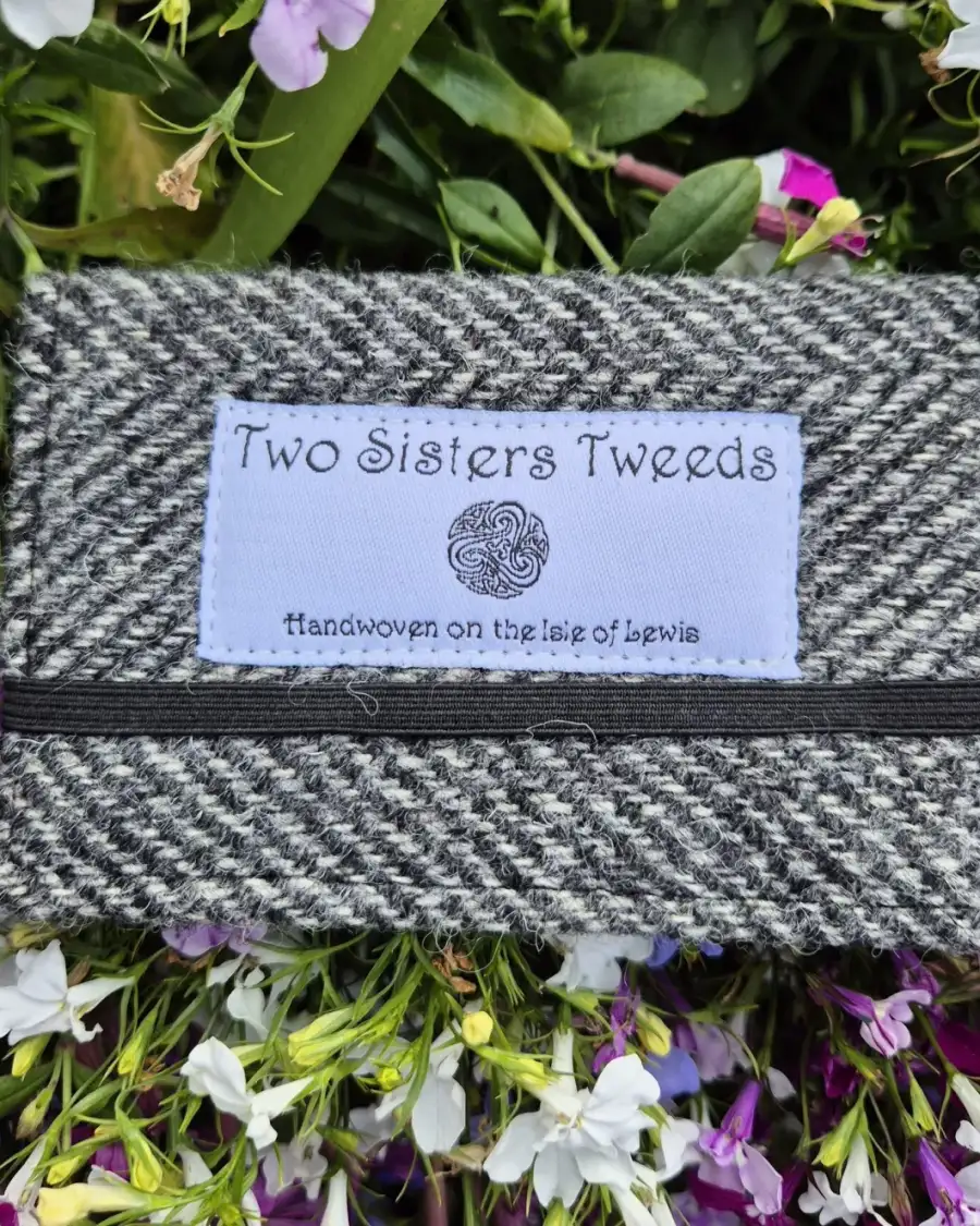 Two Sisters Tweed Card Holder