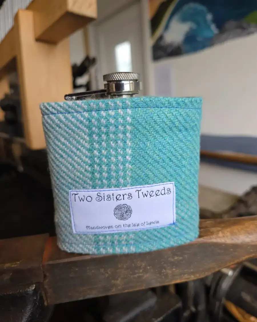 Hipflask with Two Sisters Tweed cover