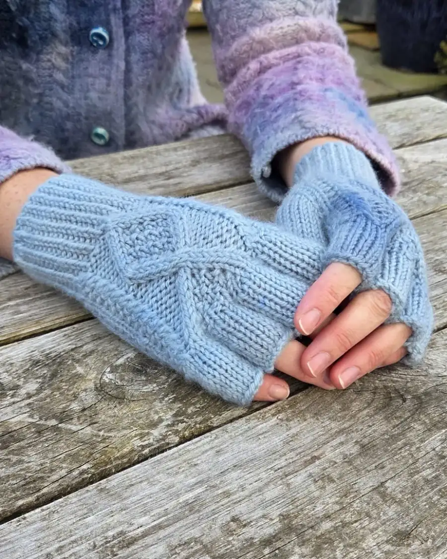 Hand dyed fingerless gloves S