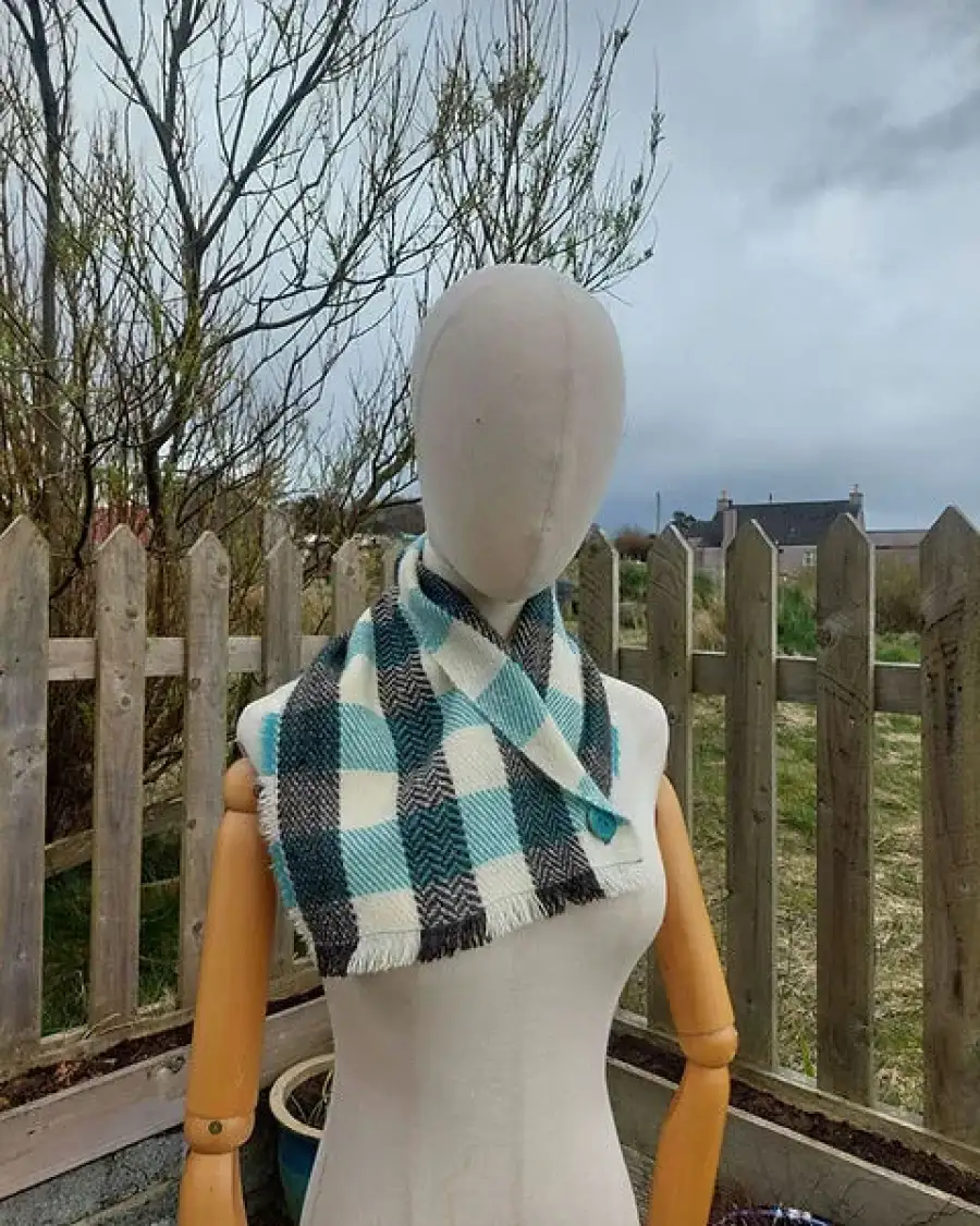 Two Sisters Tweed Neckwarmer gotland - 1