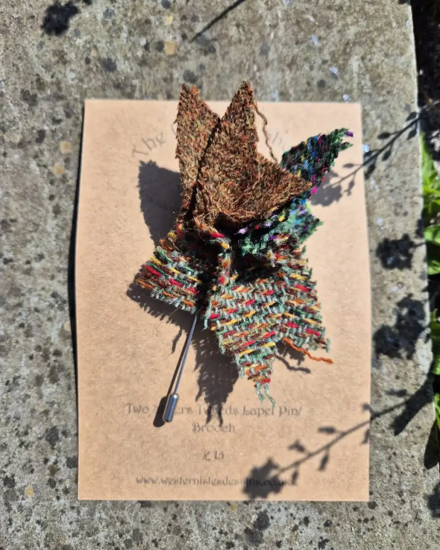 Tweed lapel pin brooch