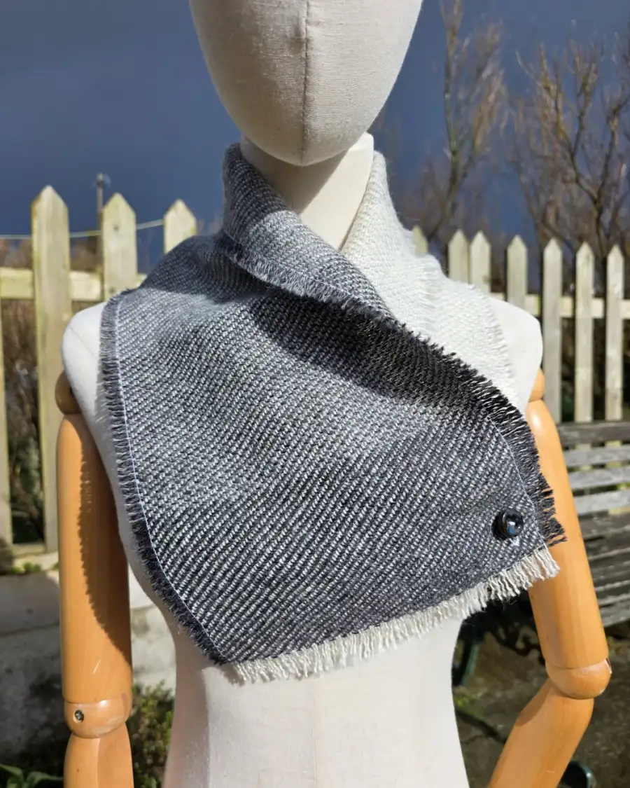 Two Sisters Tweed Neckwarmer gotland