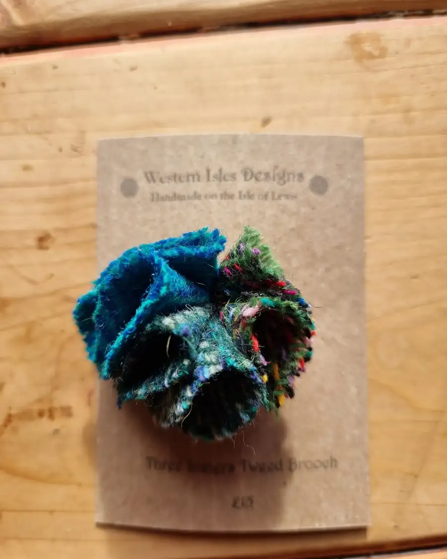 Three Sisters Tweed pin brooch