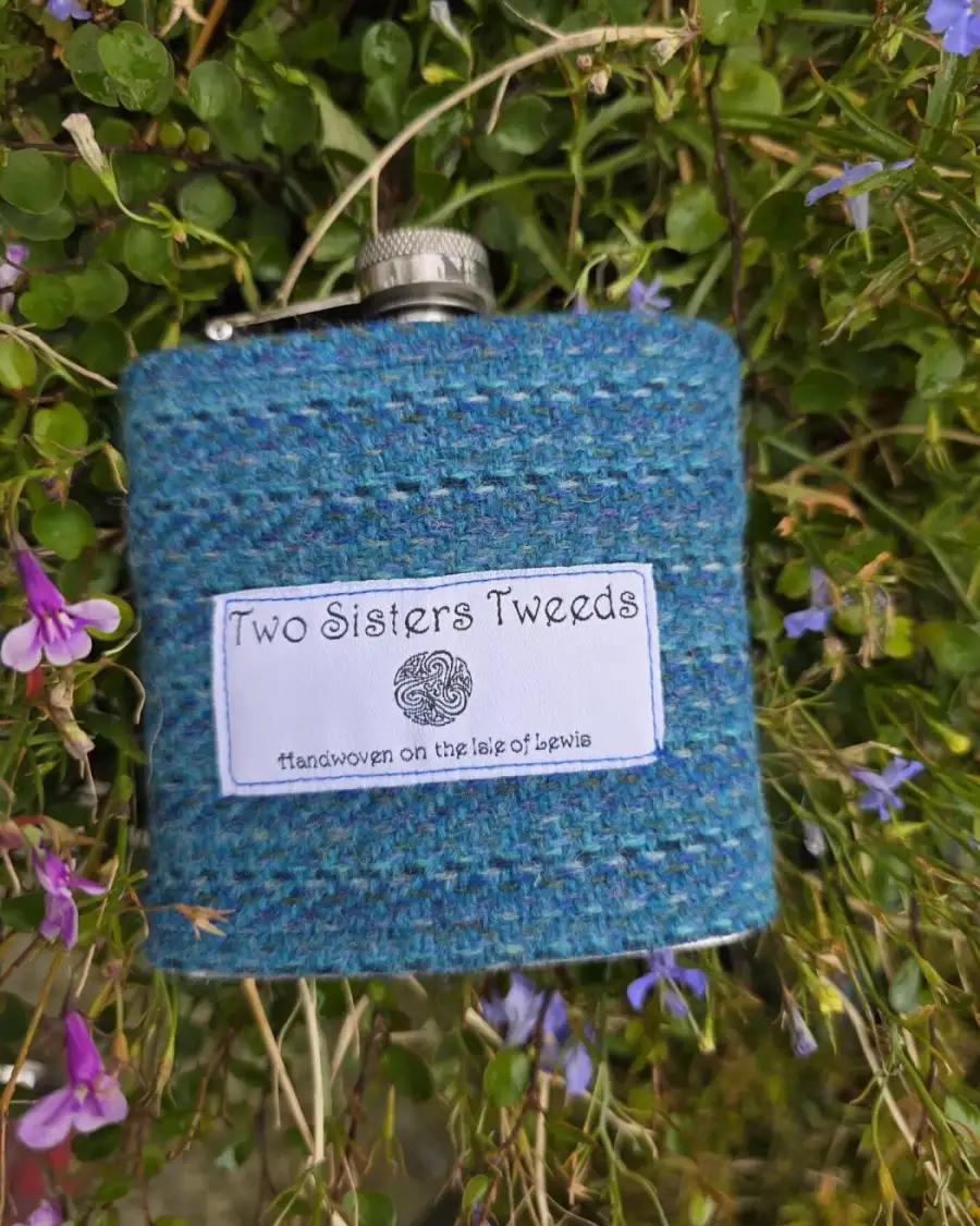 Hipflask with Two Sisters Tweed cover