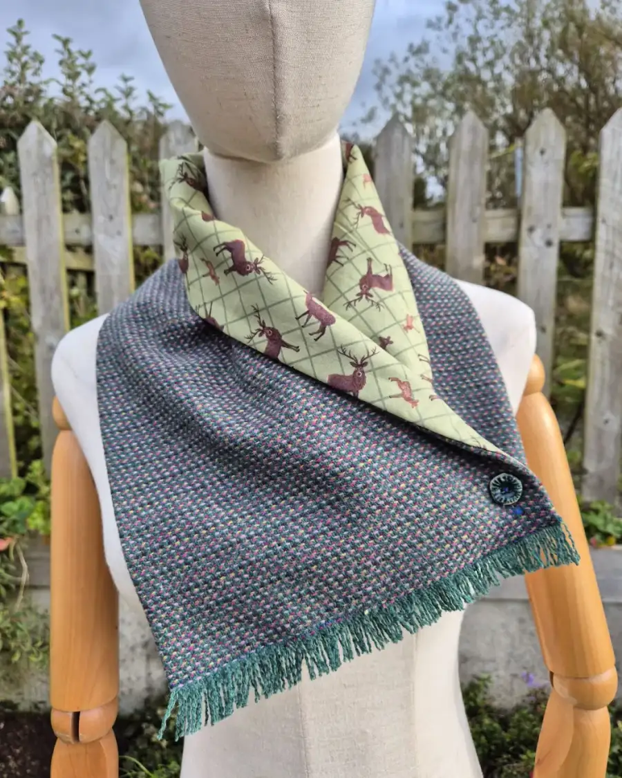 Two Sisters lambswool Tweed neck warmer