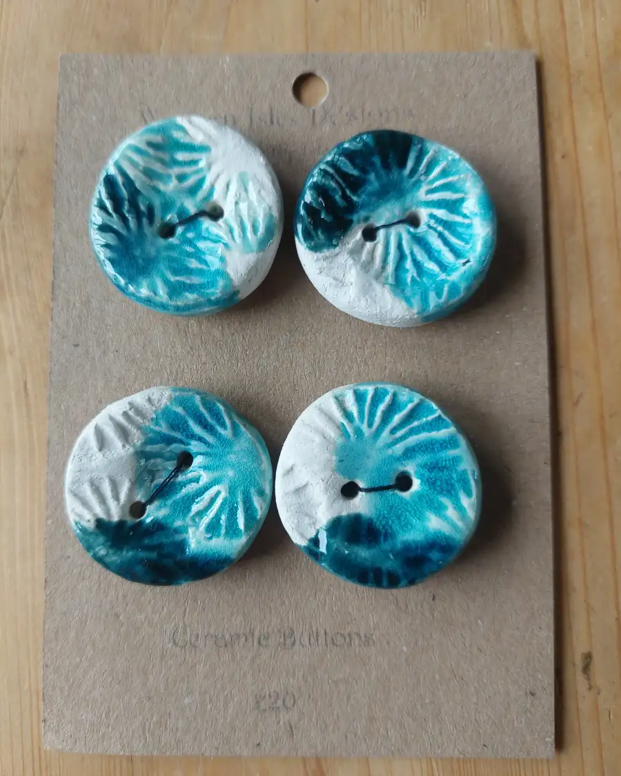 Ceramic buttons x4