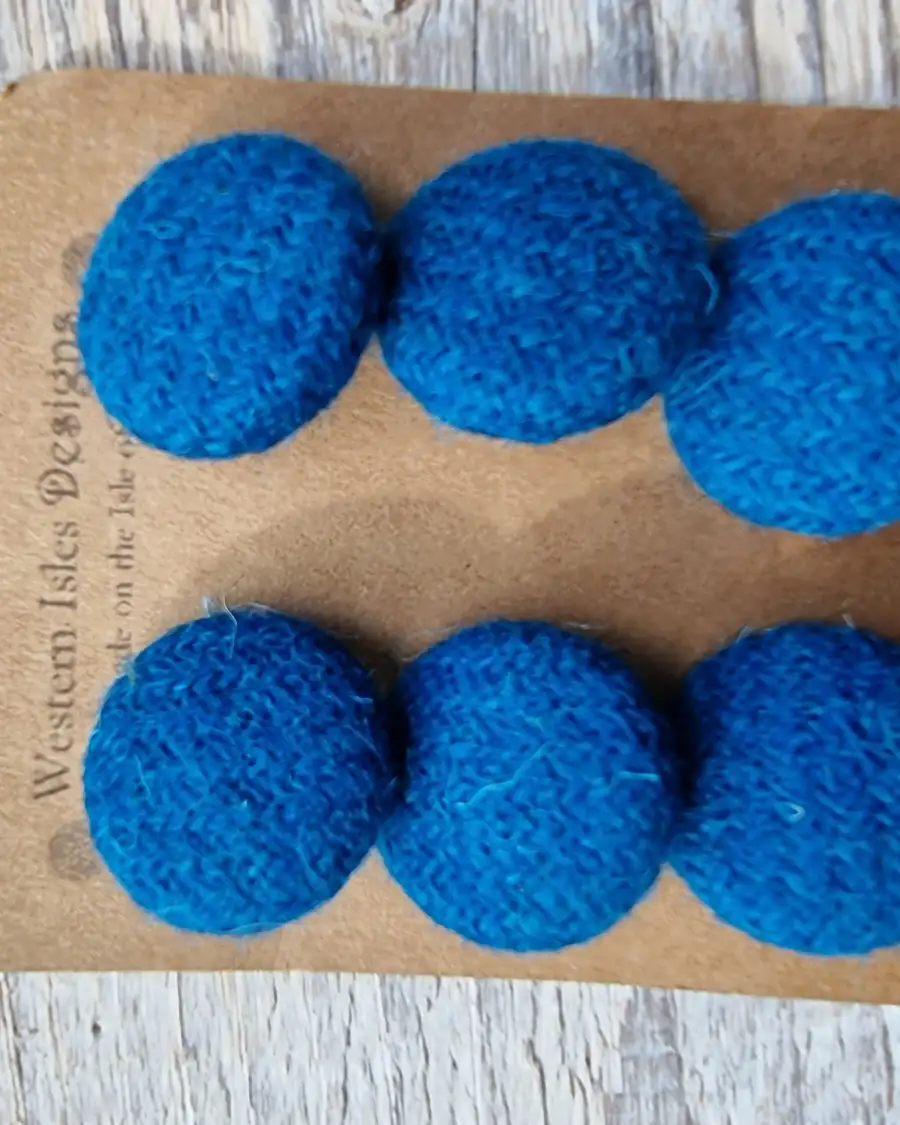 Harris Tweed buttons - 1 6