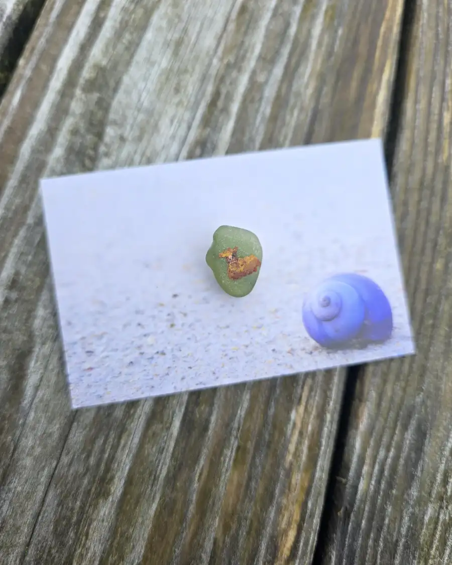 Painted sea glass pin badge