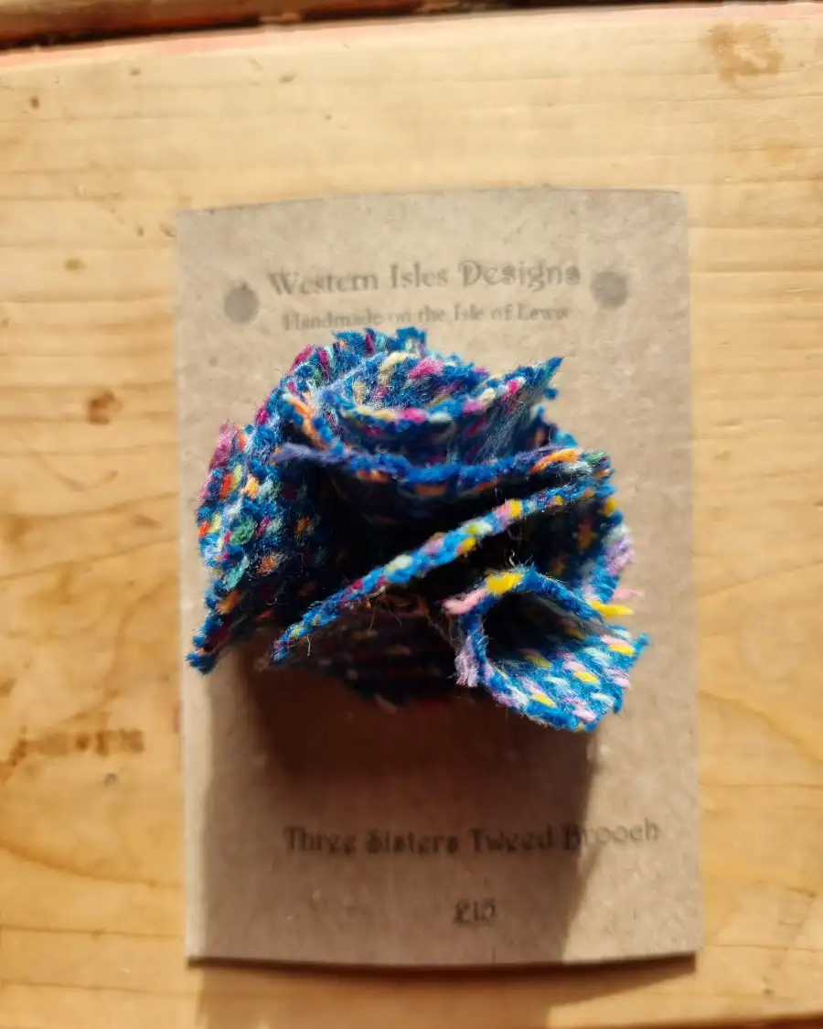 Three Sisters Tweed pin brooch