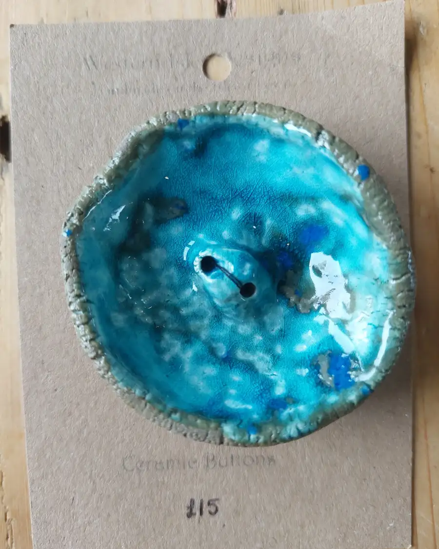 Ceramic button rockpool