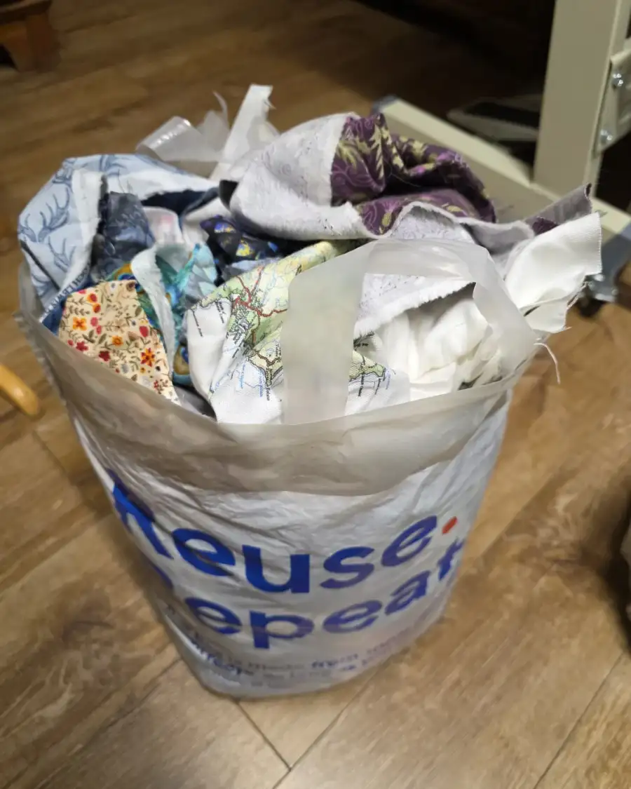 Fabric offcuts, pieces and scraps 3.5kg