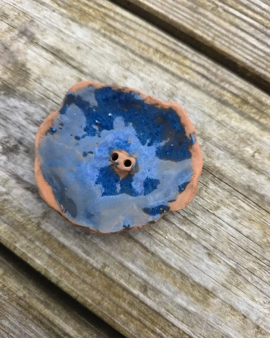 Ceramic button rockpool