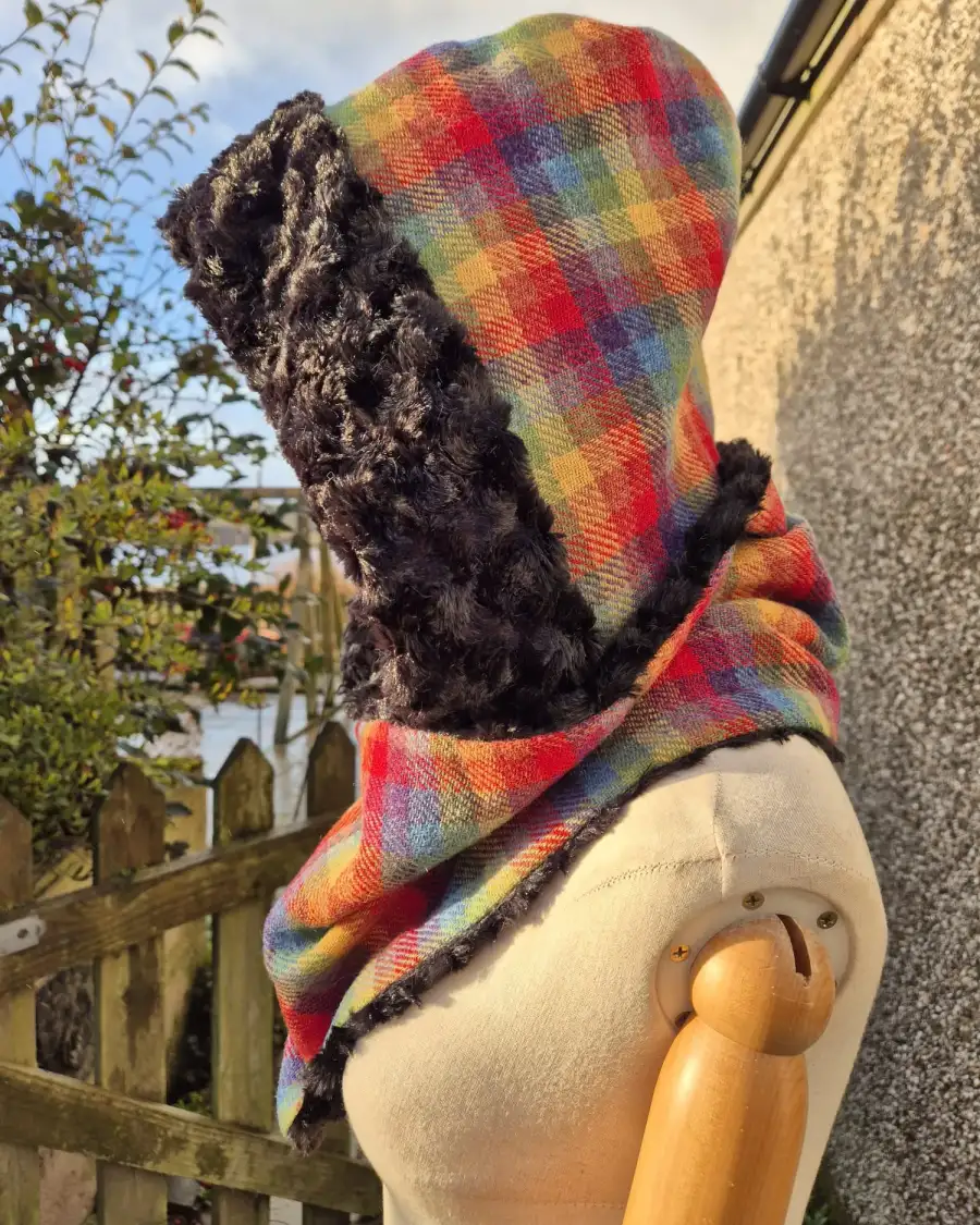 Amor Tweed Hooded scarf