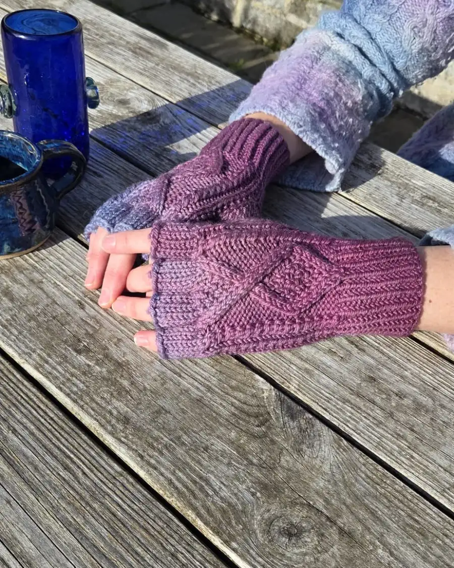 Hand dyed fingerless gloves S