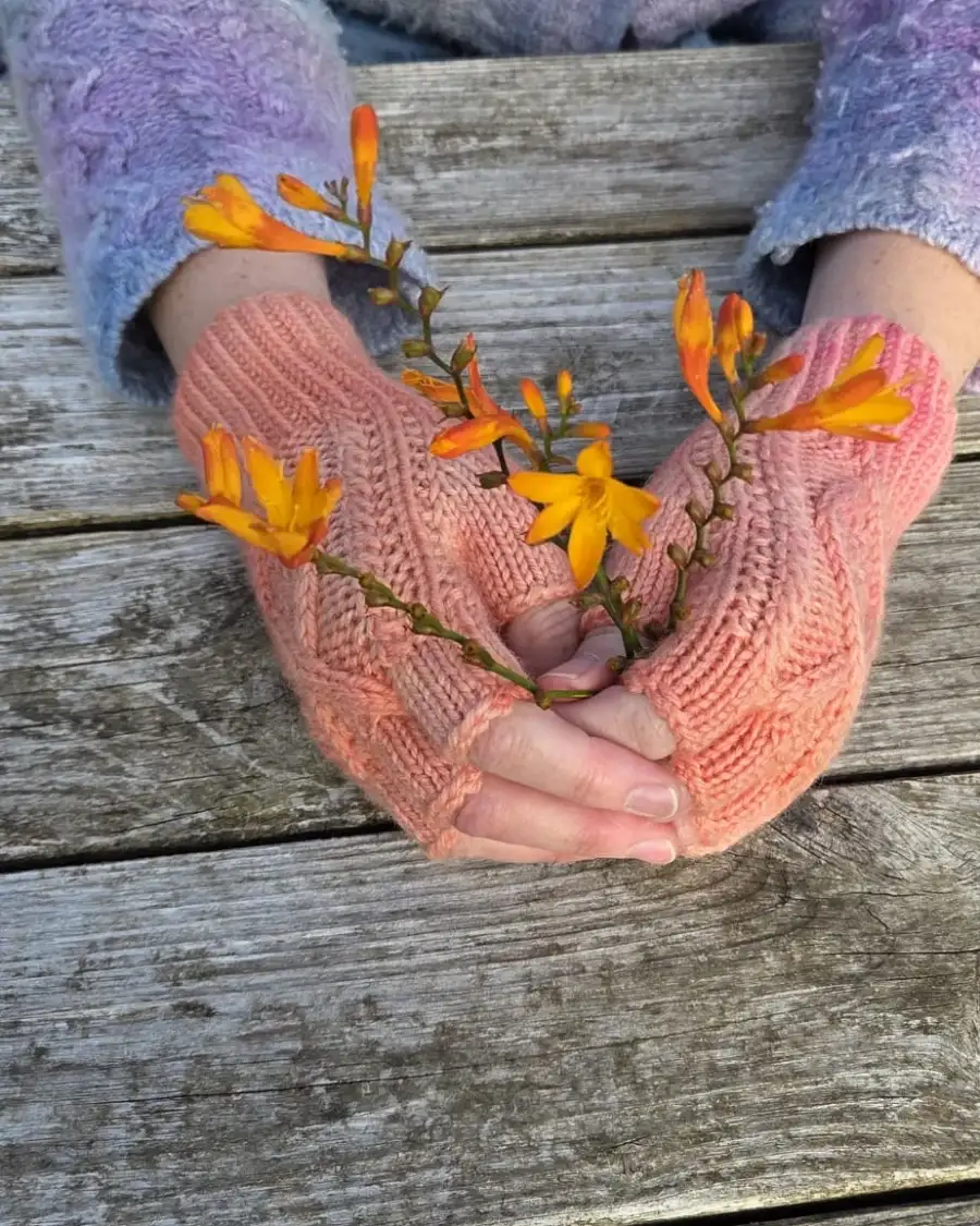 Hand dyed fingerless gloves XS