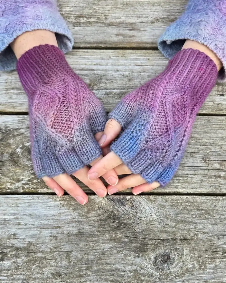 Hand dyed fingerless gloves XS