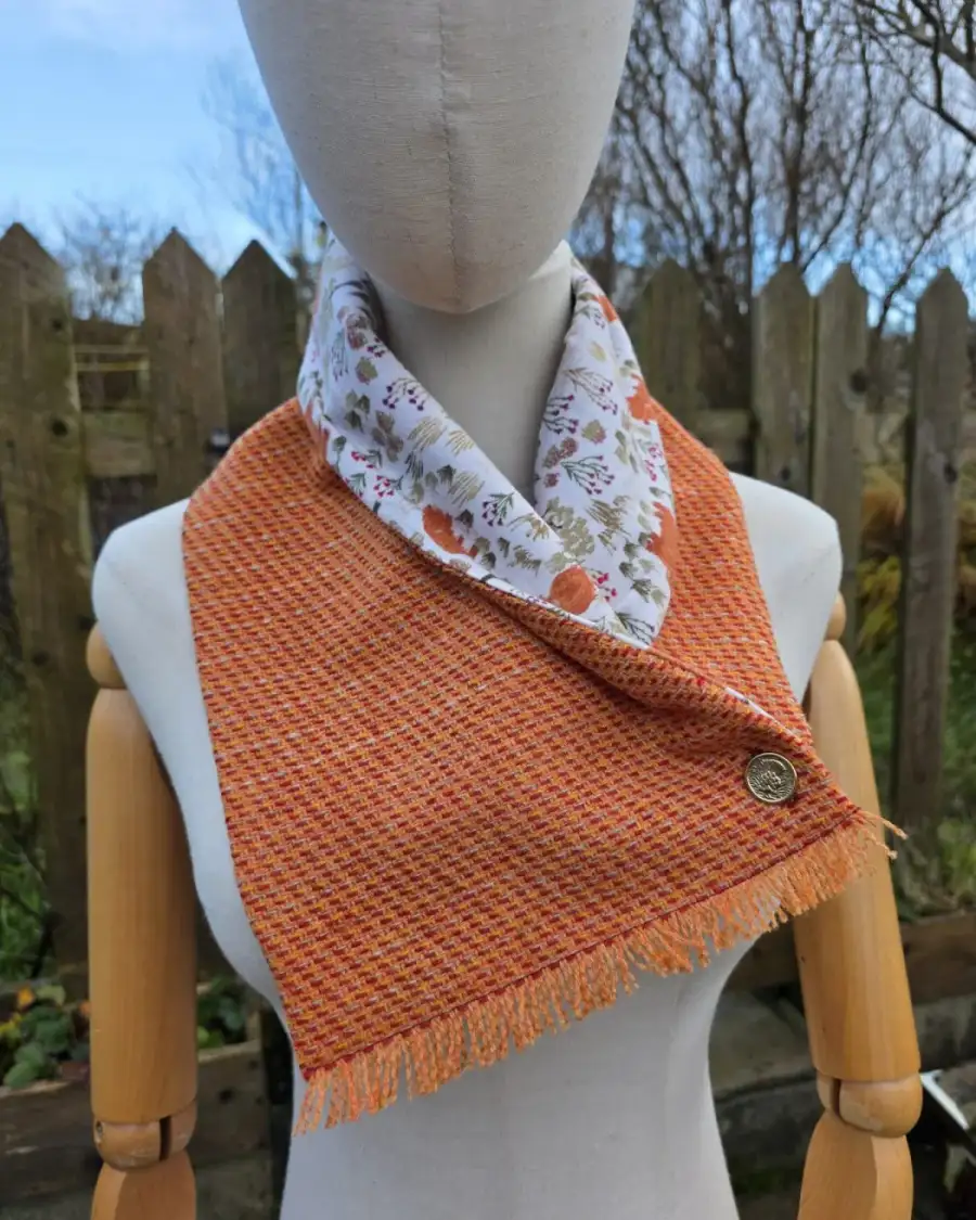Two Sisters lambswool Tweed neck warmer