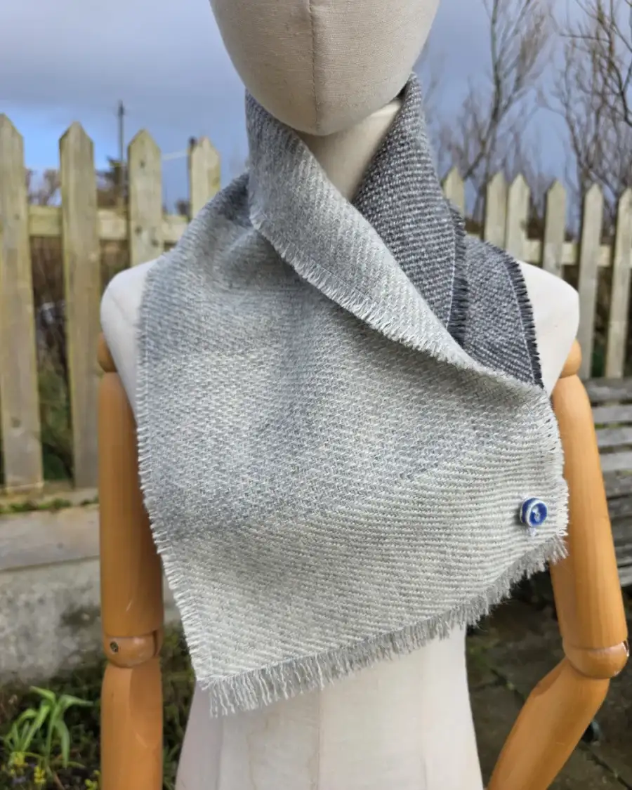 Two Sisters Tweed Neckwarmer gotland