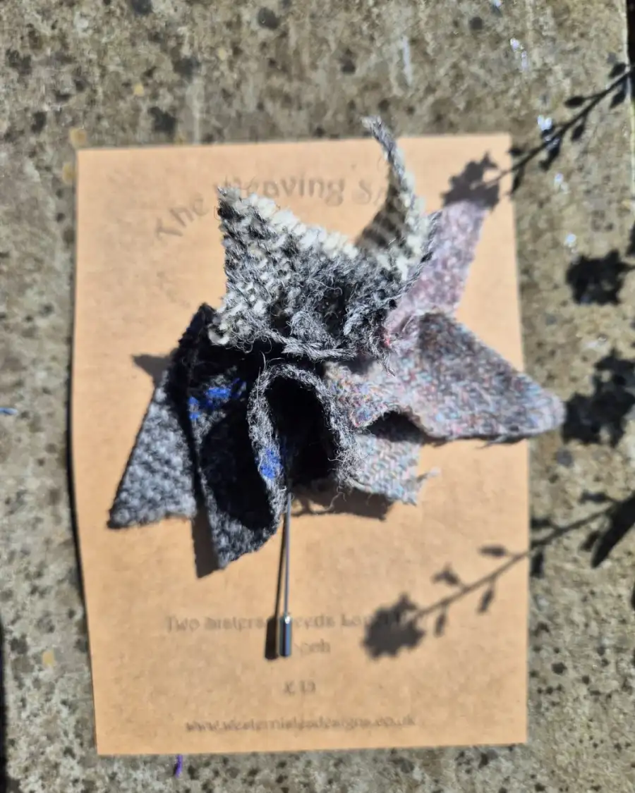 Tweed lapel pin brooch
