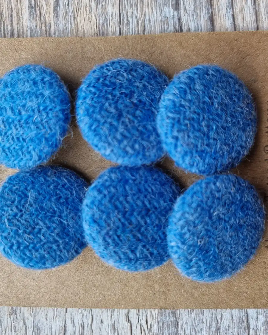 Harris Tweed buttons - 4 2