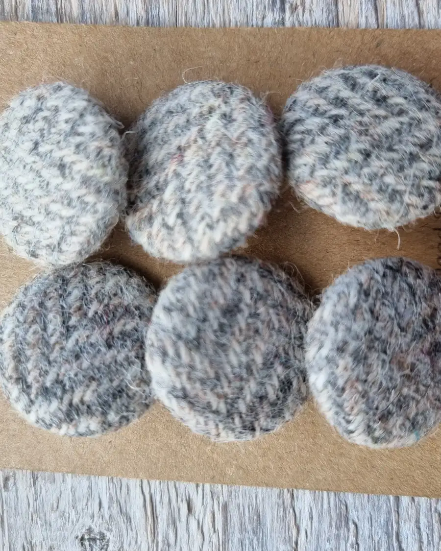 Harris Tweed buttons - 3 2