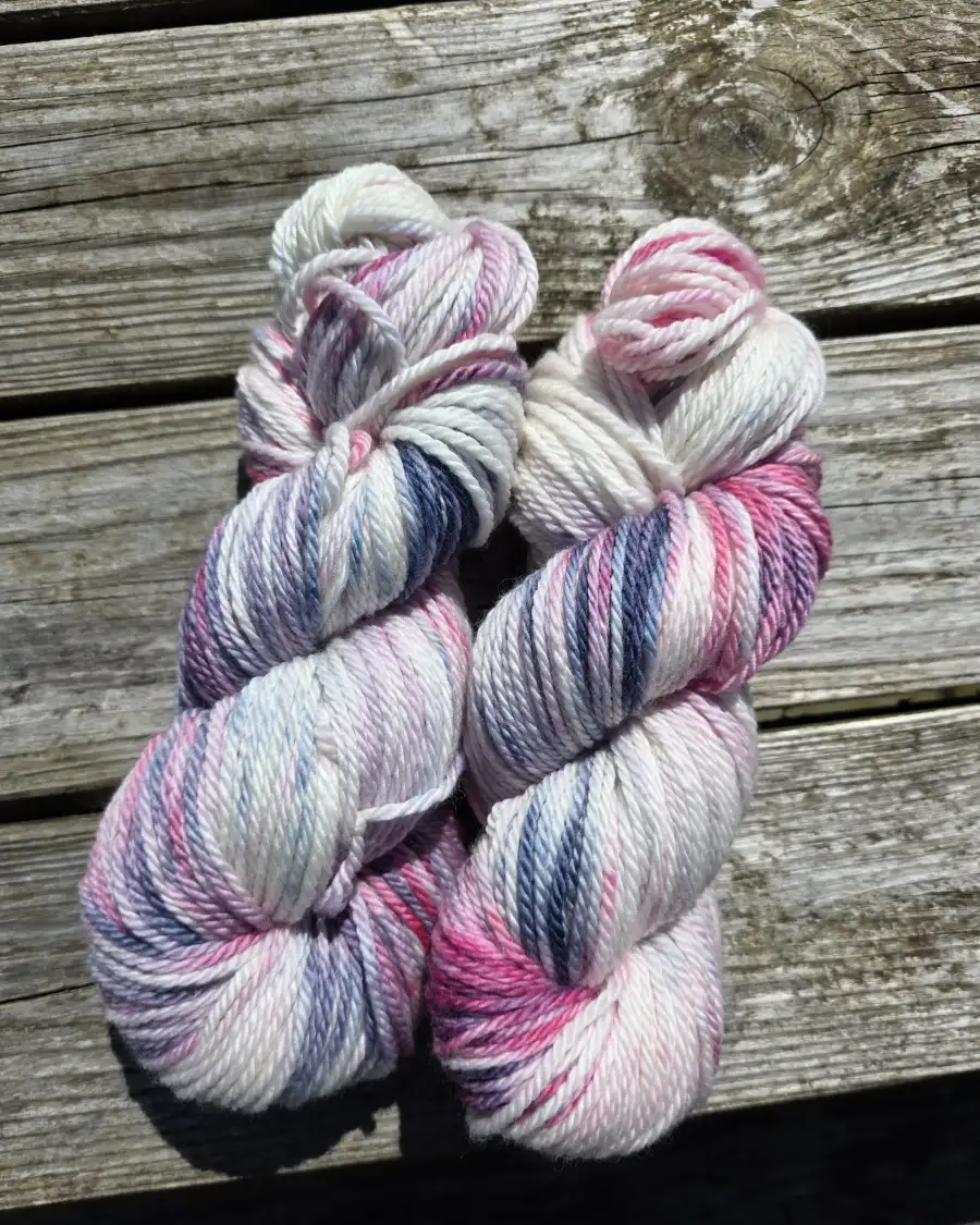 Hand-Dyed Yarn: 100% Merino, aran - 4 2