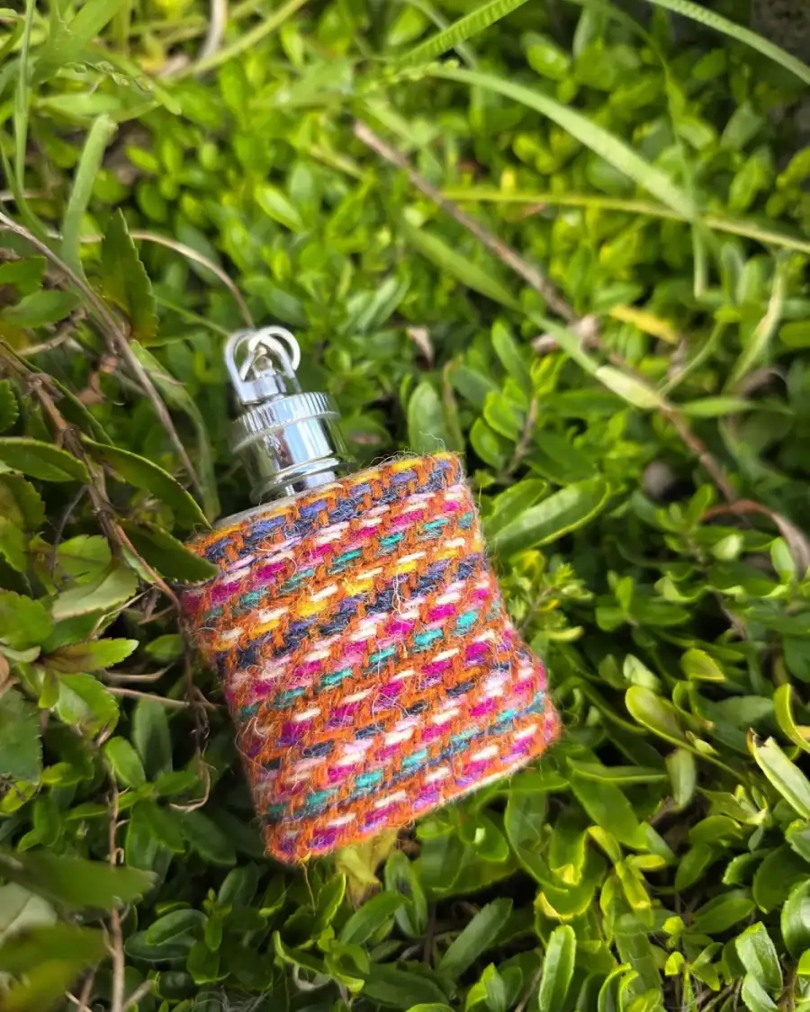Hipflask keyring with Two Sisters Tweed cover